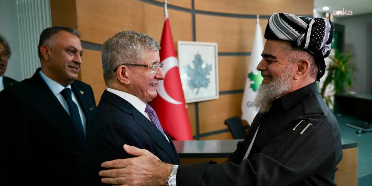 Davutoğlu ve Bapir, siyasi görüşmelerde buluştu