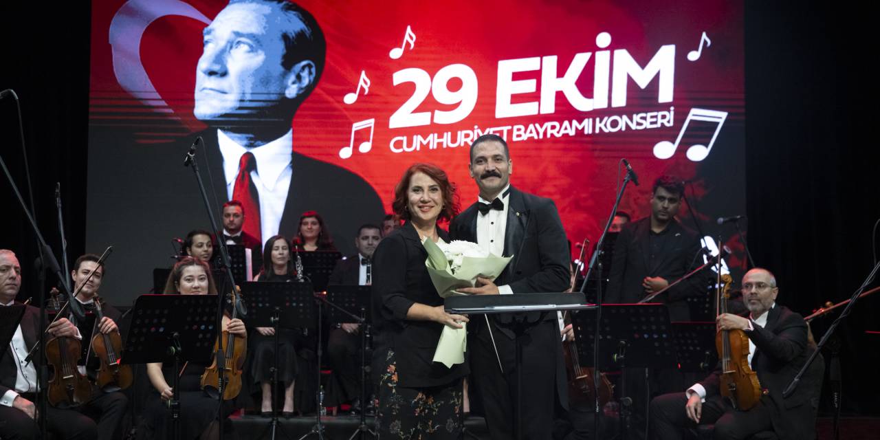 Mersin'de Cumhuriyet Bayramı coşkusu: Kent Orkestrası'ndan unutulmaz konser