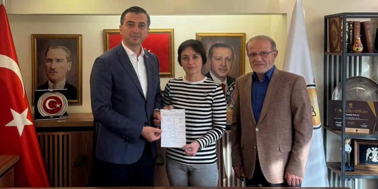 Ayşe Barım'ın sağ kolu AKP üyesi oldu: AKP fotoğrafları paylaştı