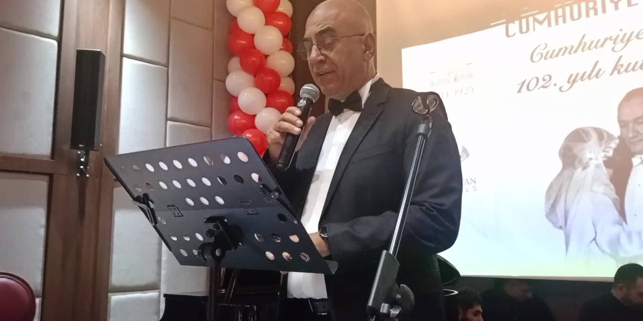 Kars’ta 50 yıl aradan sonra Cumhuriyet Balosu gerçekleşti