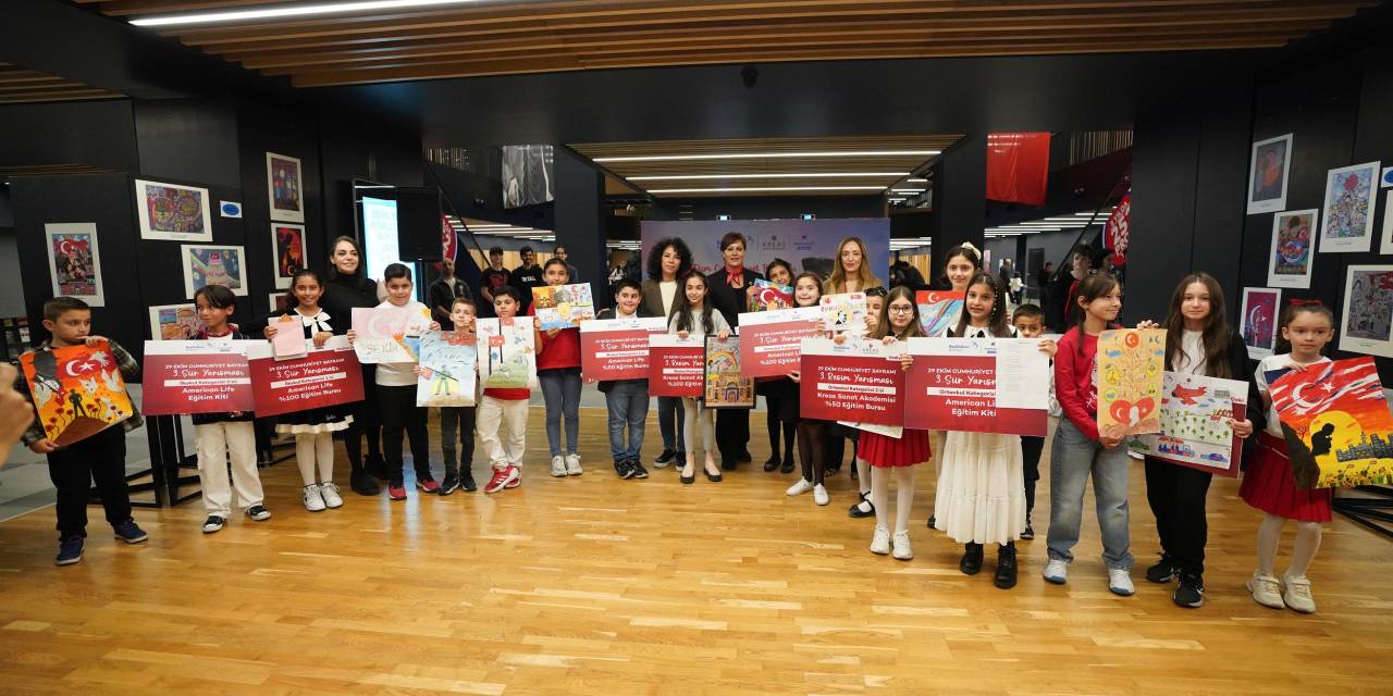 Cumhuriyet Bayramı coşkusu, Beylikdüzü’nün minik sanatçılarından yükseldi