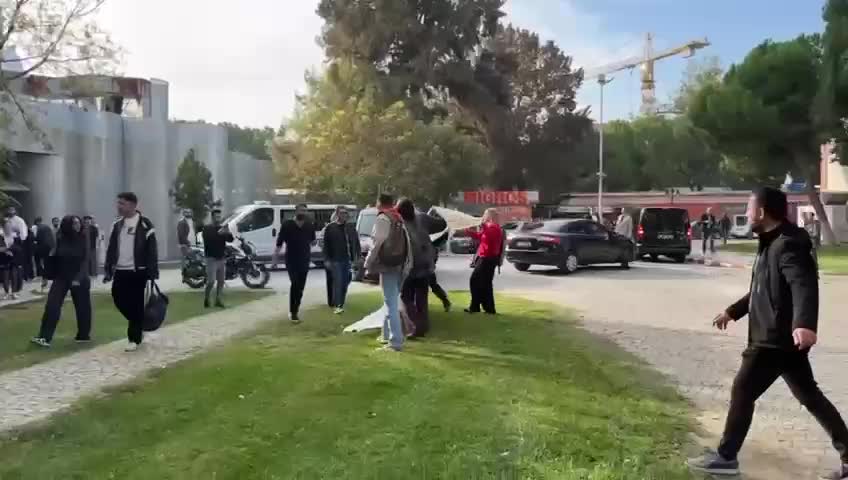 Ege Üniversitesi'nde Adalet Bakanı'nın katıldığı tören öncesi olaylar: 5 öğrenci gözaltında