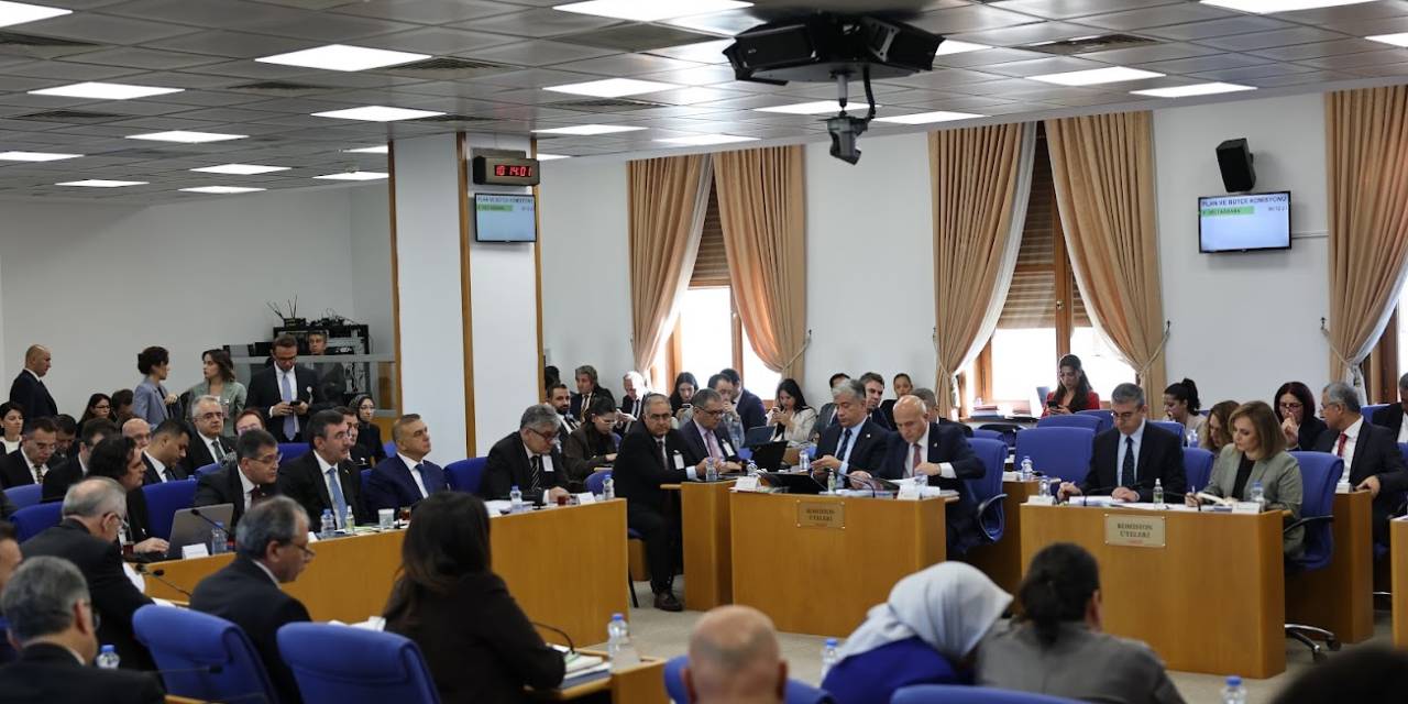 Çömez: Bu ülke Anayasa'ya aykırı kararnamelerle mi yönetilecek?