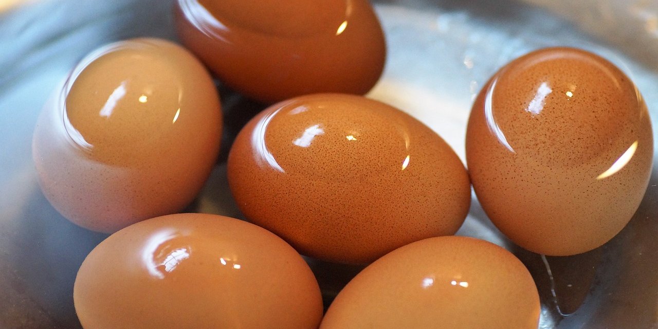 Yumurta haşlarken dikkat! Yumurtanın çatlaması meğer bu yüzdenmiş...