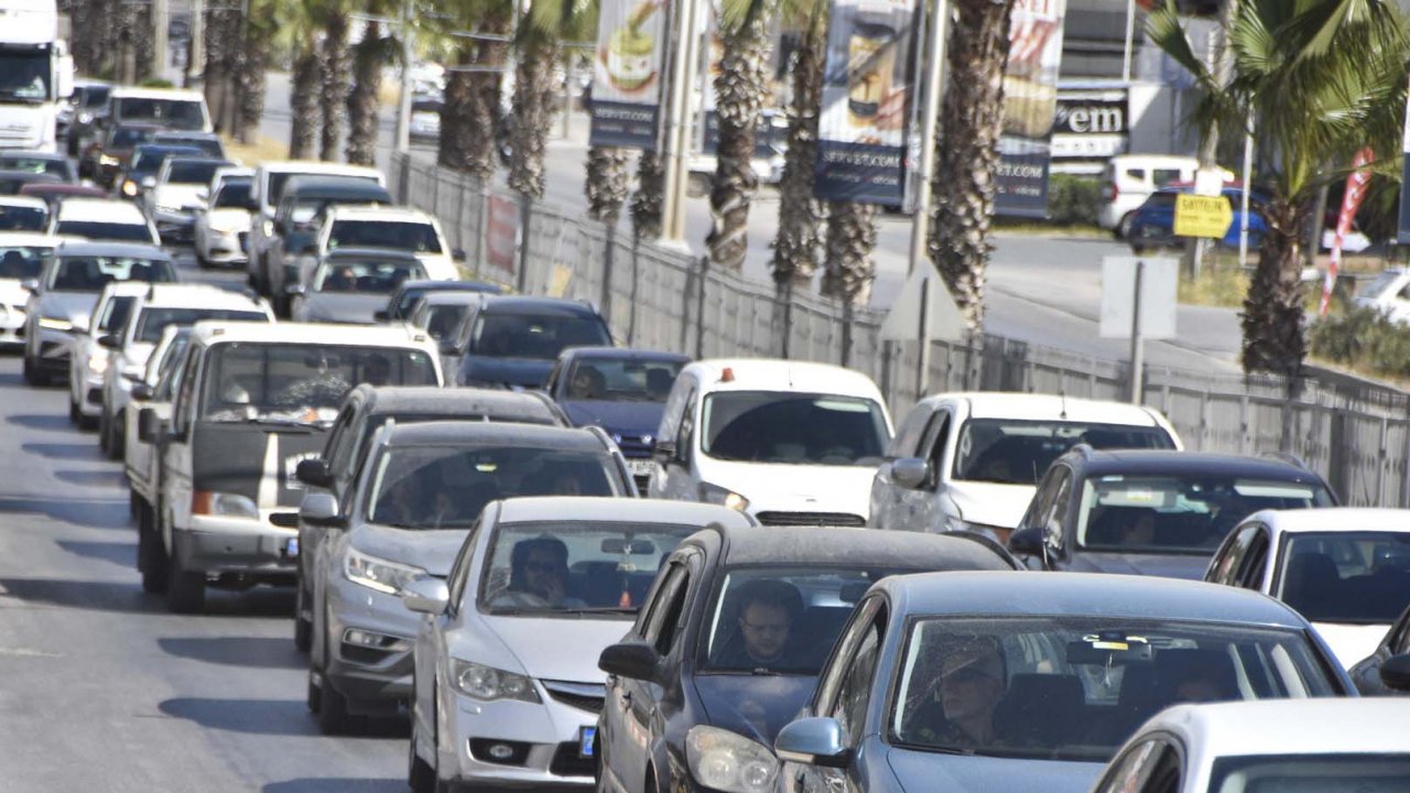 Bayram yoğunluğu sürüyor: Bodrum’a 24 saate 15 bin araç giriş yaptı