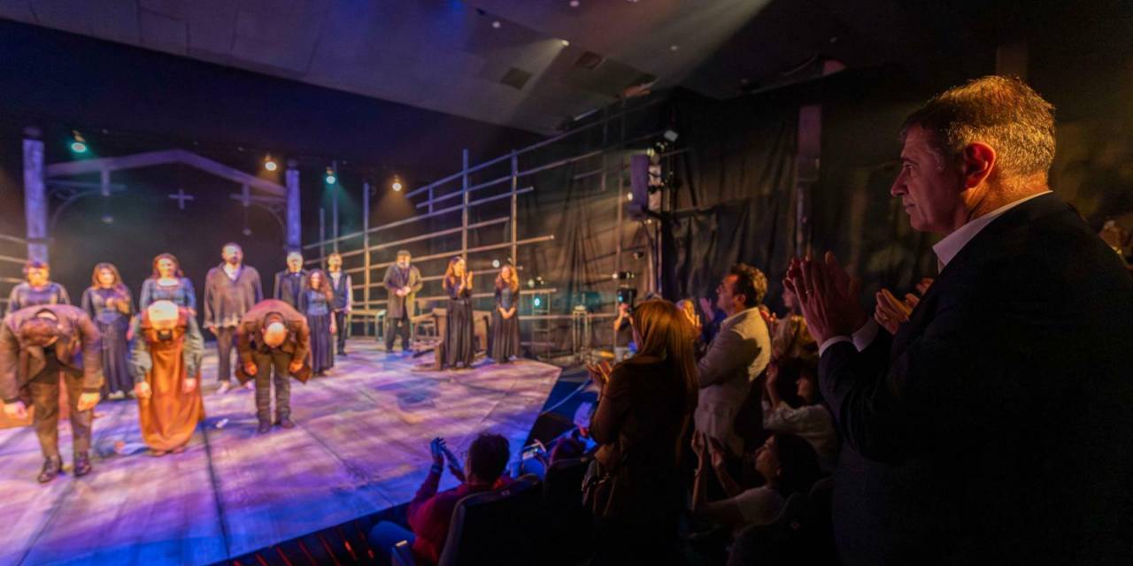 Cadı Kazanı’nın prömiyeri İzmir’de yapıldı