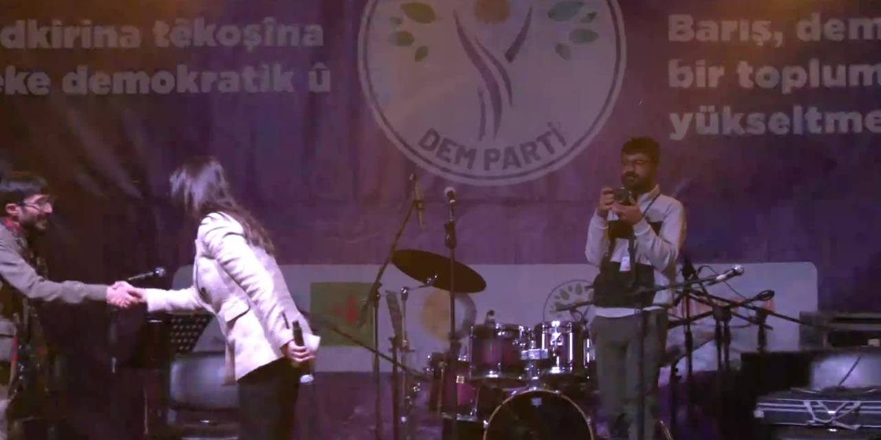 Hakkari'de halk buluşmasında Hatimoğulları: "Barış ve demokrasi, bizlerin özverisiyle gelecektir"