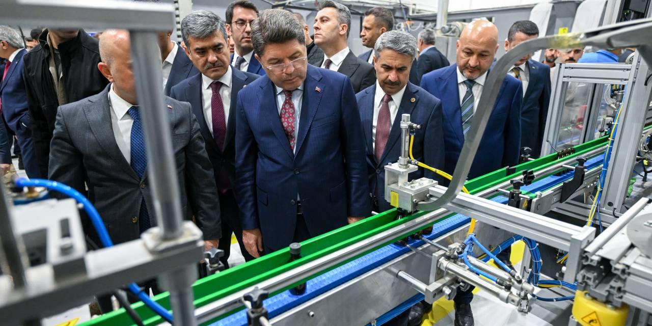 Yılmaz Tunç, Adıyaman'daki Tarım Mükemmeliyet Merkezi'ni inceledi