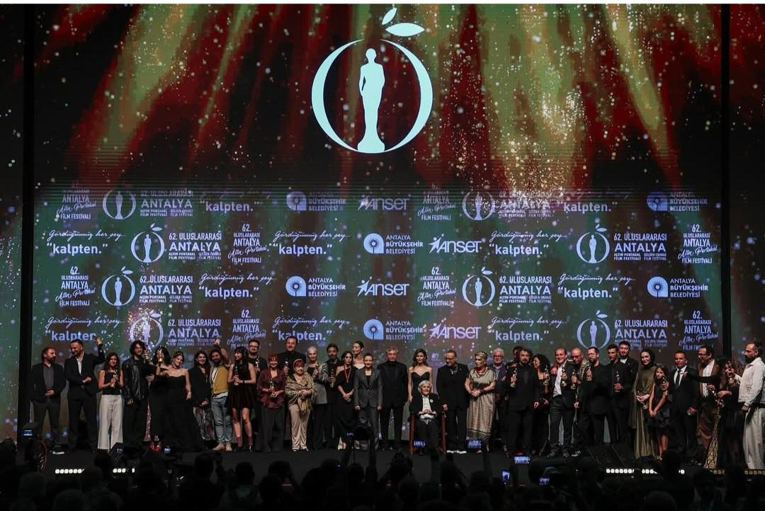 Altın Portakal’da en iyi film ödülü “Tavşan İmparatorluğu”nun