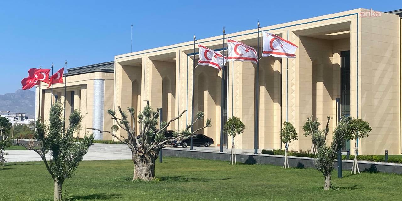 Kıbrıs'ta yeni bir sayfa açılabilir: Federasyon mu, iki devlet mi?