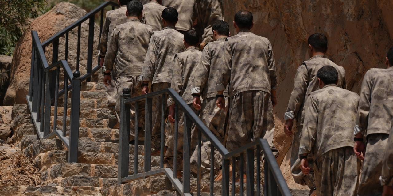 Türkiye’den çekildiğini açıklayan 2 bin PKK'lı YPG saflarında
