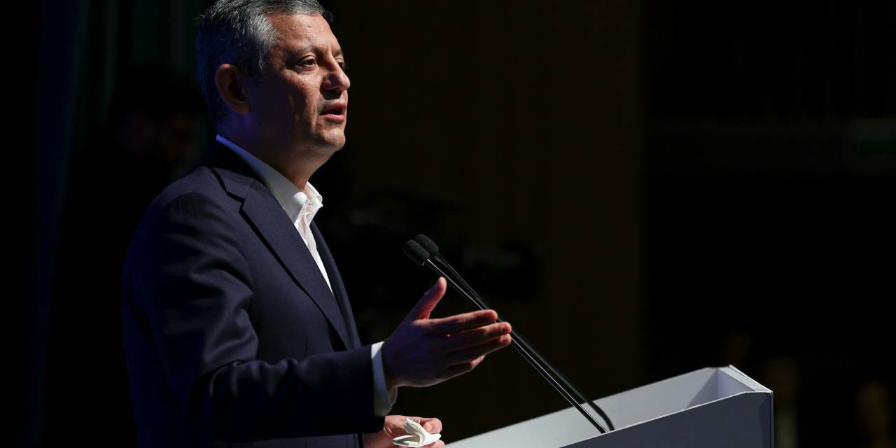 Özgür Özel: Deprem davalarında adalet aranıyor, kamu görevlileri cezasız kalıyor