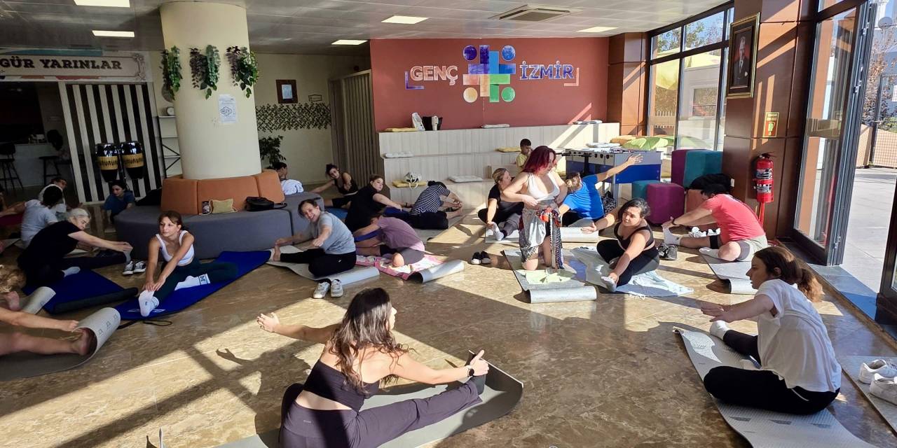 İzmir'de gençler için Yoga atölyesi