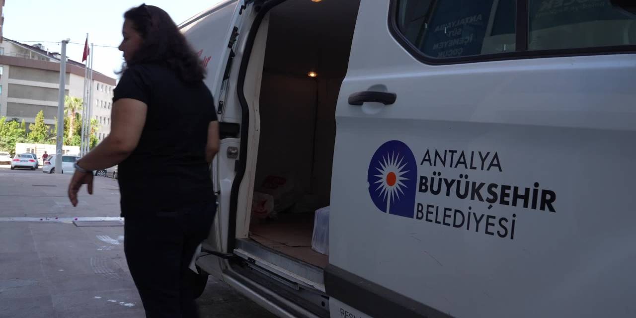 Antalya'da bebeler için ‘Halk Mama’ yardımı devam ediyor