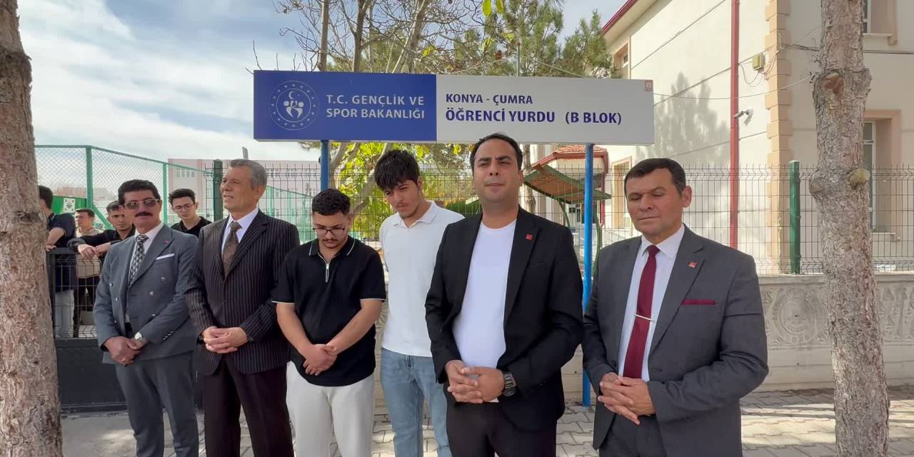 Öğrenciler yurt kapatılmasına tepki gösterdi: “Bir anda kapının önüne konulduk"