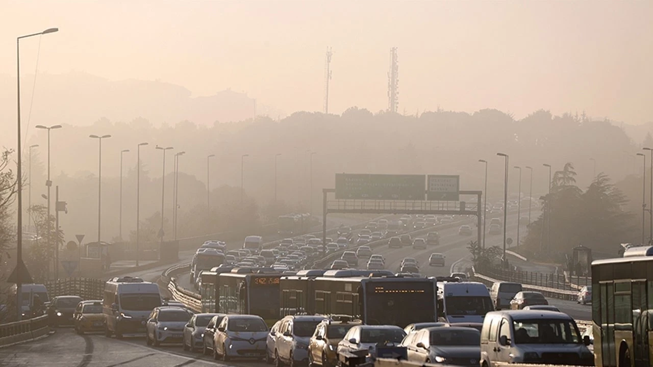 İstanbul’da yoğun sis trafiği felç etti!