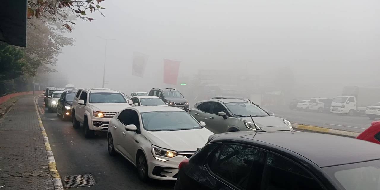 İstanbul'da etkili olan Yoğun sis trafiği vurdu