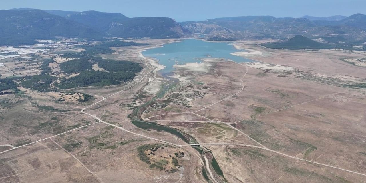 İzmir’de su bitti: Uzman isimden acı reçete