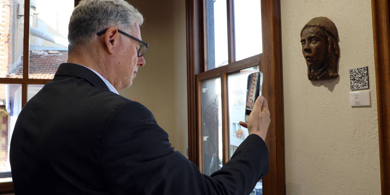 Mudanya'da görme engellilere yönelik sesli betimleme uygulaması