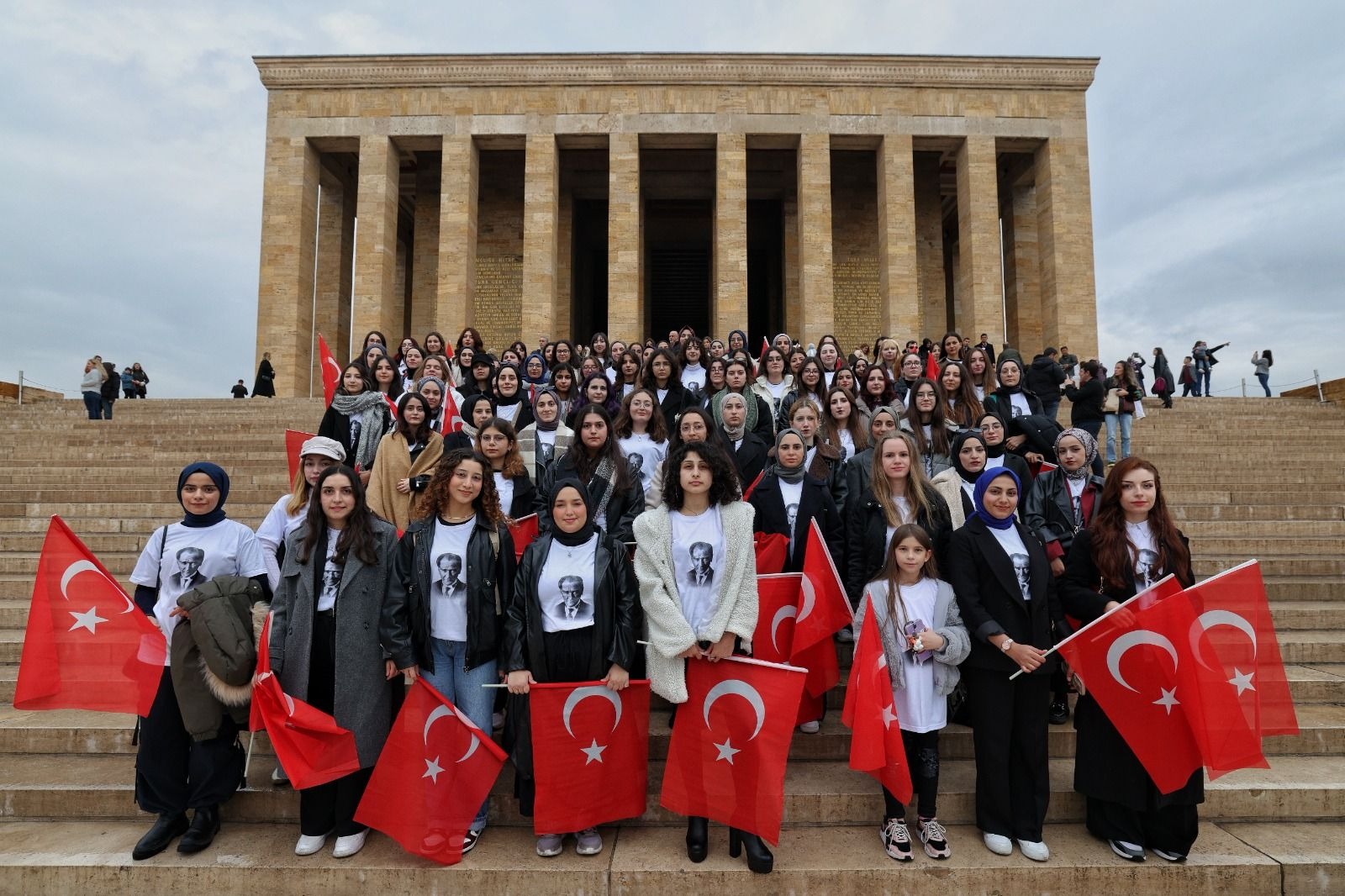 Sanatçılar Atatürk için sahnede olacak