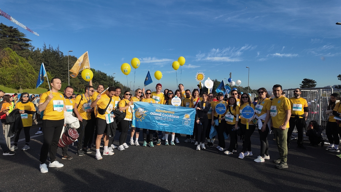 İstanbul Maratonu’nda Tohum Otizm Vakfı için binlerce adım