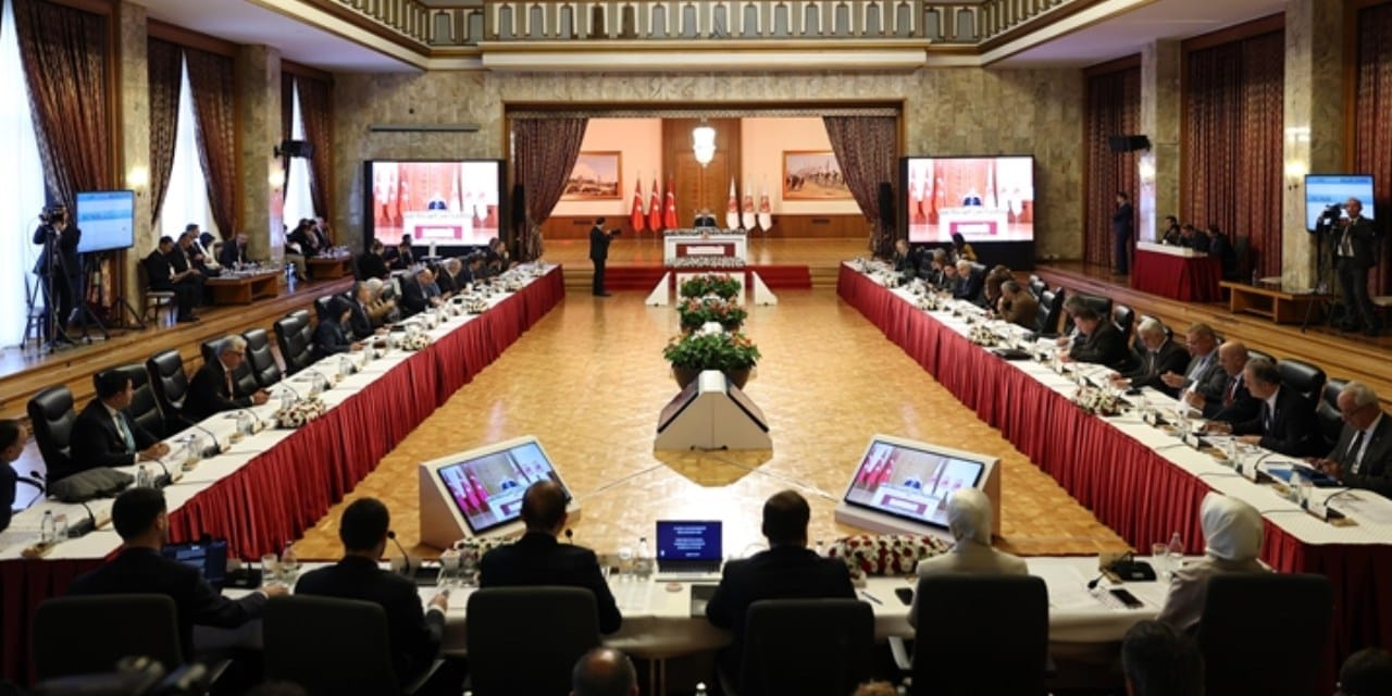 Numan Kurtulmuş’tan Öcalan ziyareti öncesi parti turu