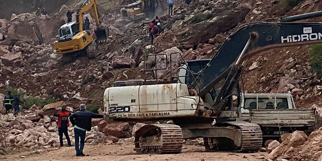 Fatsa'da taş ocağı şantiyesinde göçük! İki işçi enkaz altında...