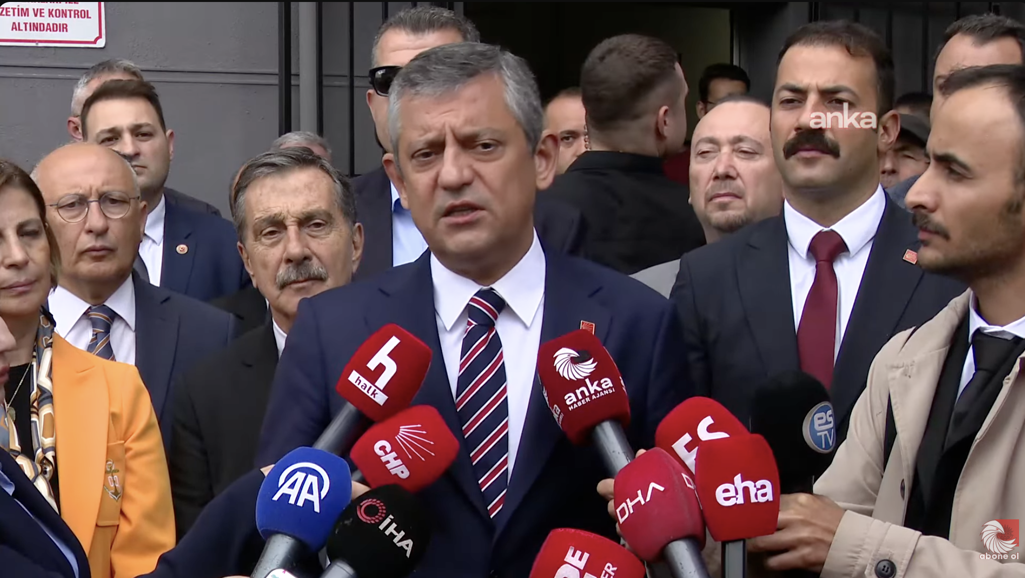 Özgür Özel'den Tayfun Kahraman kararına tepki: "Anayasasızlaştırma sürecinde eşik atlanıyor, Herkes aklını başına alsın"