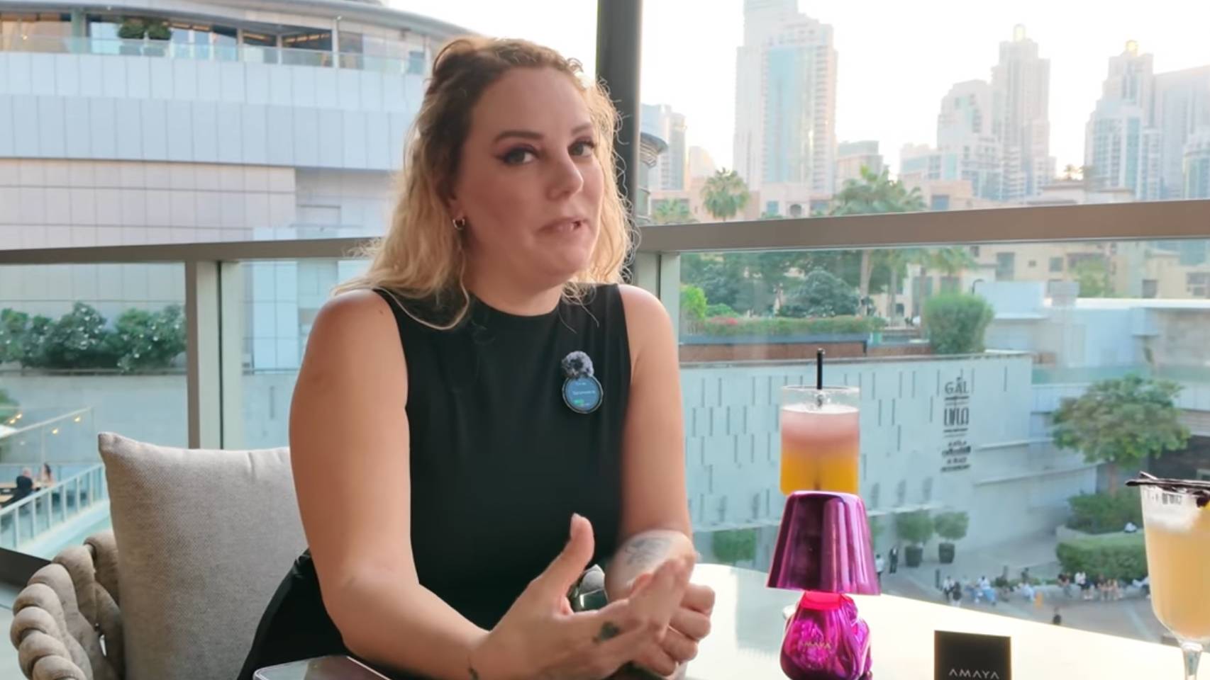 Sanatçı Kayahan'ın kızı: Babam, Atatürk ve Mevlana ile iletişim halindeyim