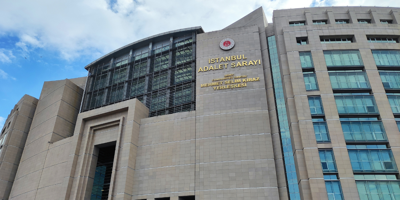 Akın Gürlek ve eşinin fotoğrafını paylaşan kişi tutuklandı