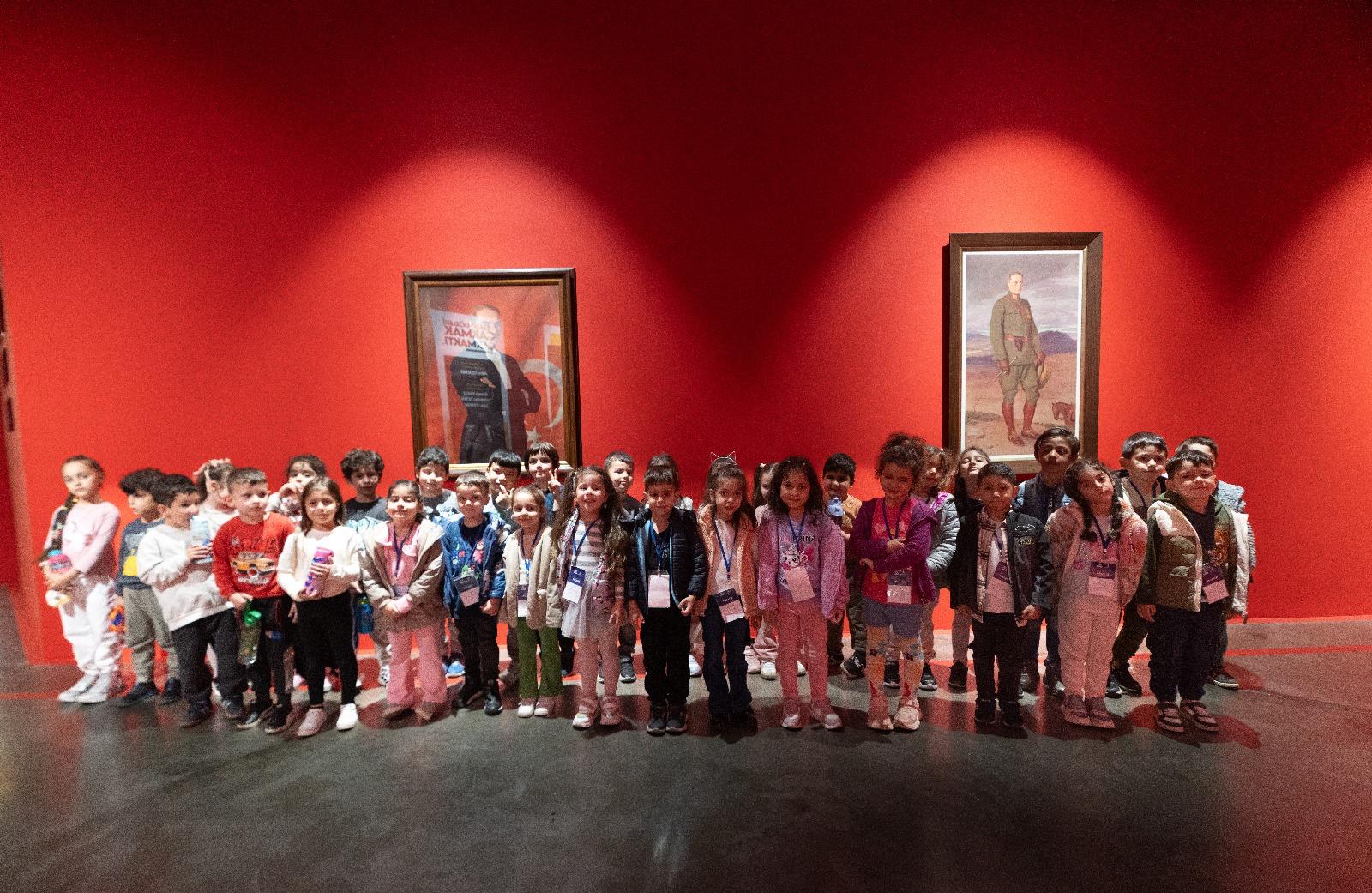 Sevginin En Saf Hali Küçücük Ellerde Sergiye Dönüştü