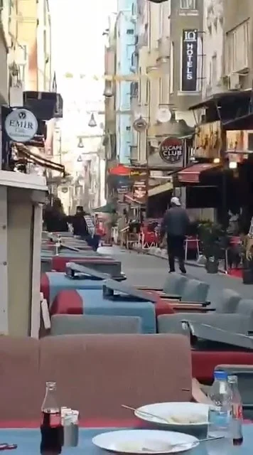 İstiklal Caddesi’nde silahlı esnaf kavgası: İki yaralı