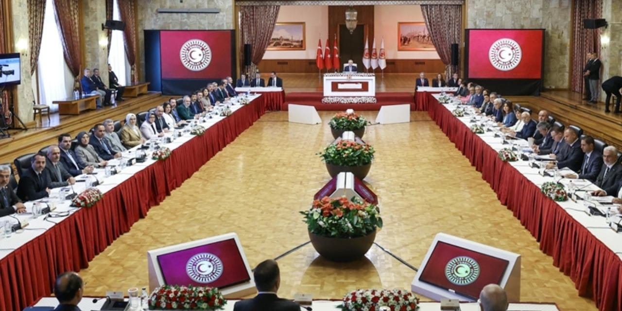 AKP'nin 'kayyum' planı yeni İmralı sürecine takıldı