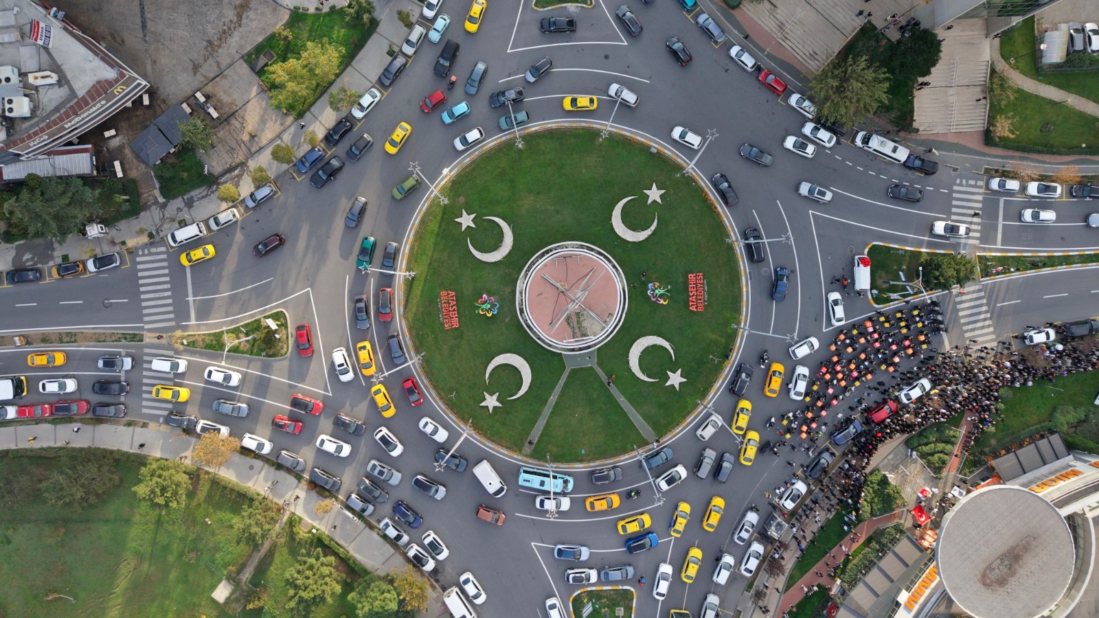 Ataşehir’de 9’u 5 geçe hayat durdu