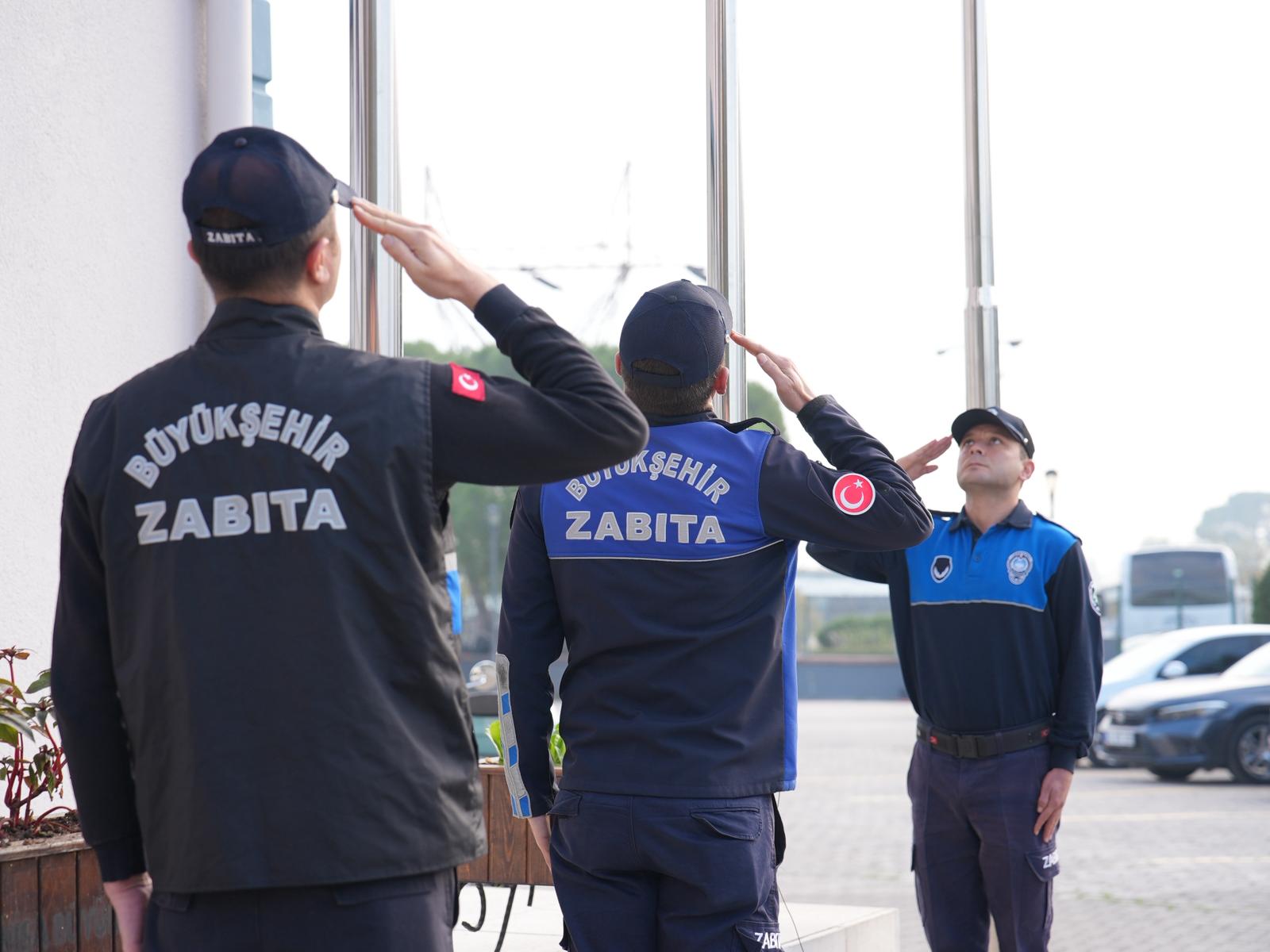 Manisa'de saatler Ata’ya saygı için durdu