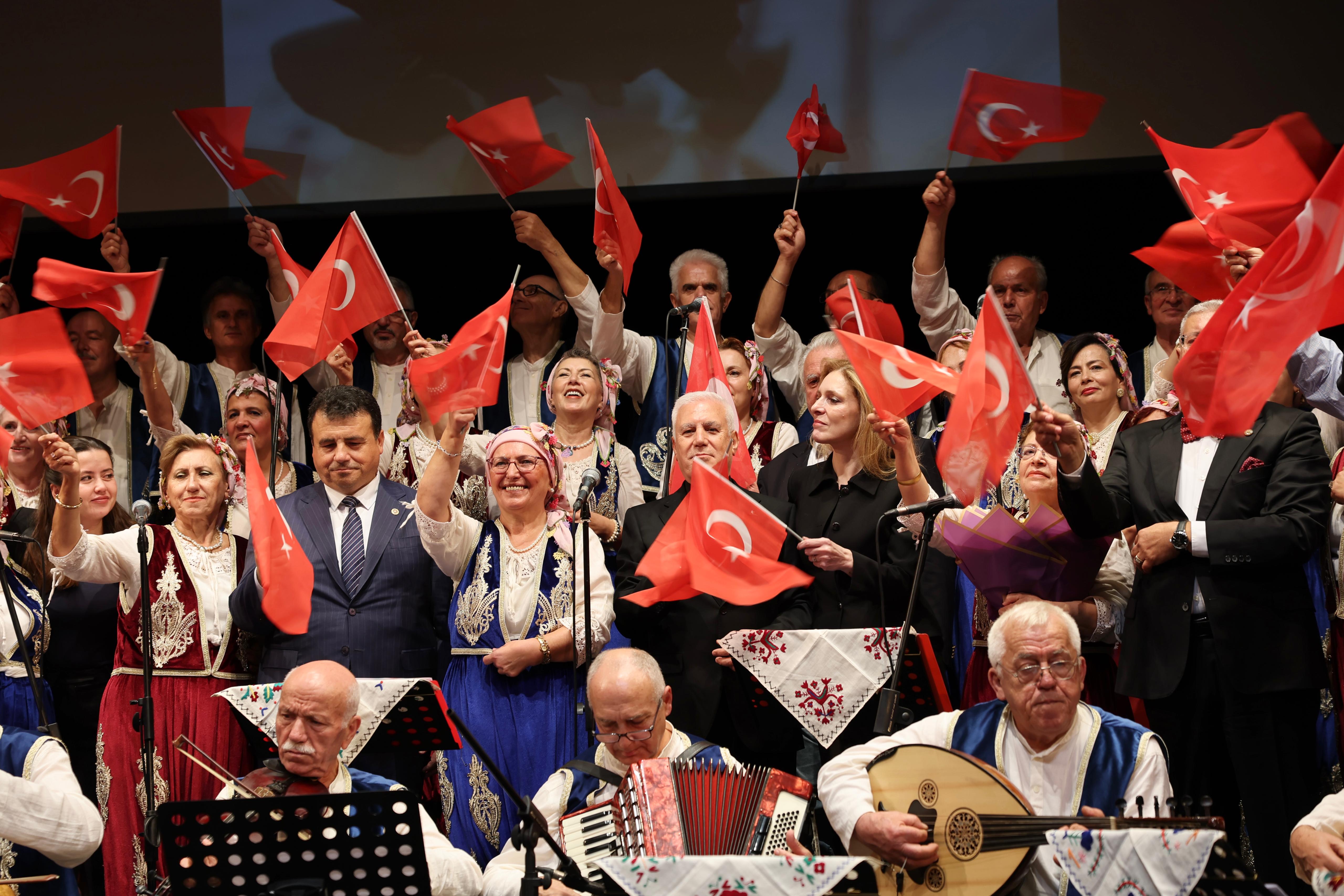 Kalpler Atatürk için attı, Rumeli türküleriyle Bursa duygulandı