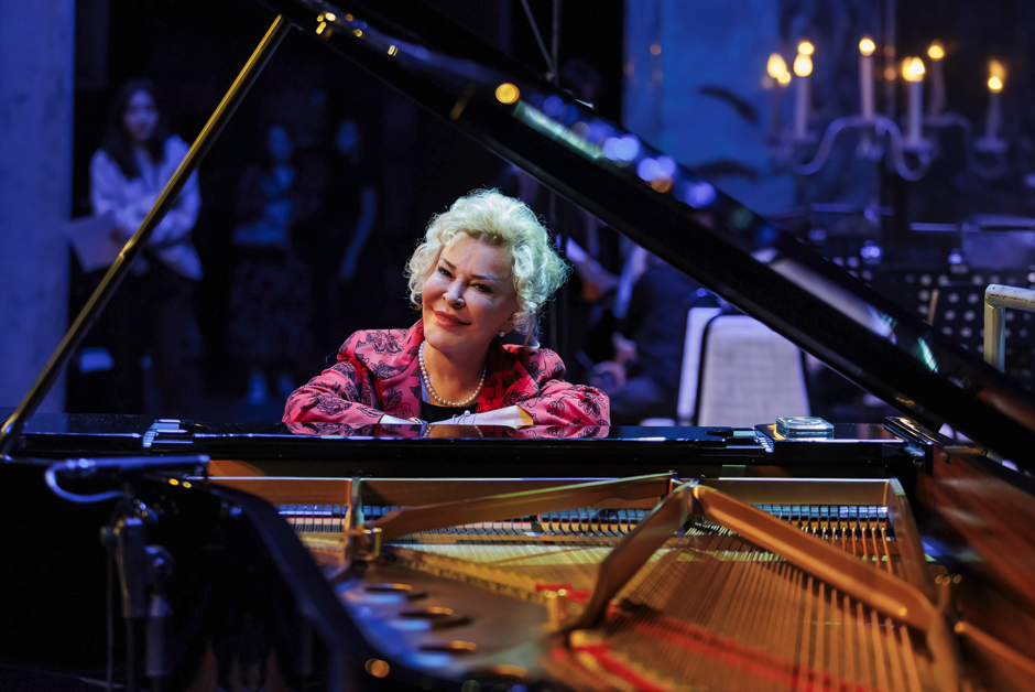 Gülsin Onay genç piyanistlere ilham verdi