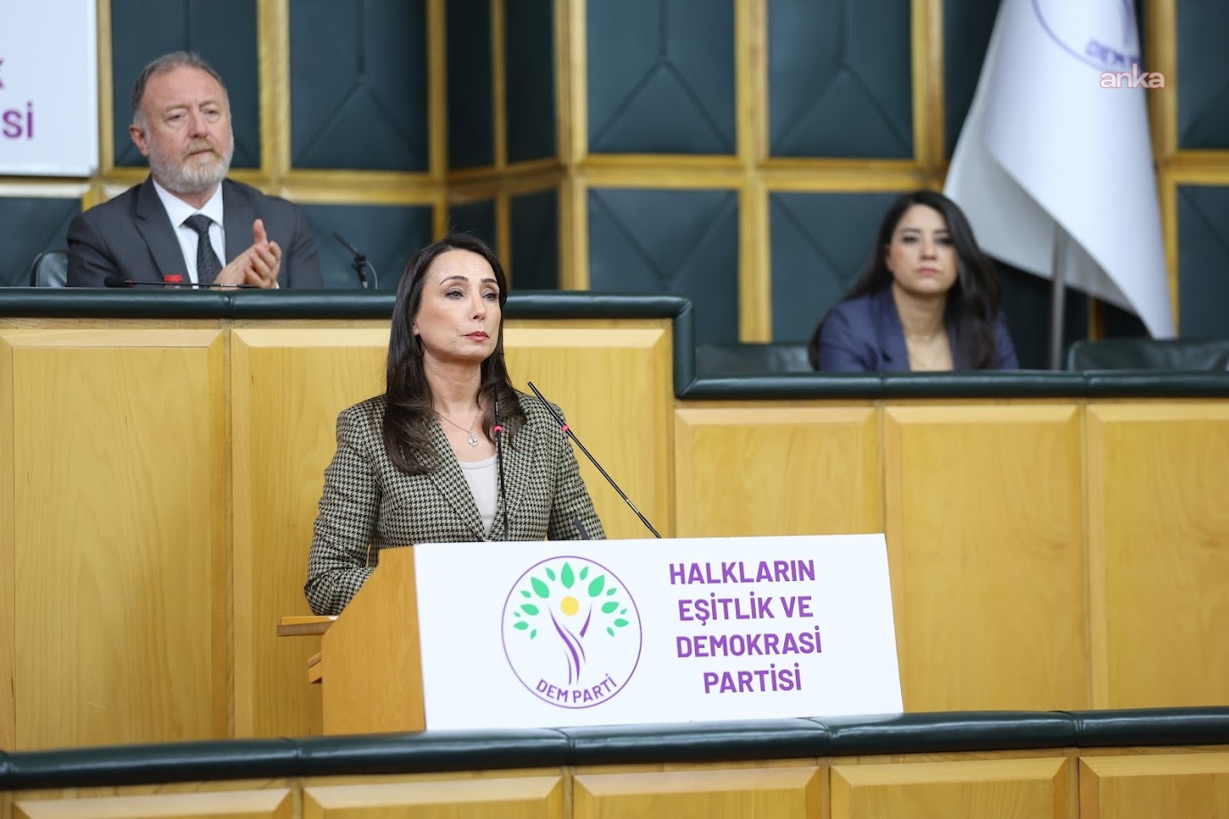 Tülay Hatimoğulları'ndan "İmralı" çağrısı: "Devletin gittiği yere siyaset neden gitmesin?"