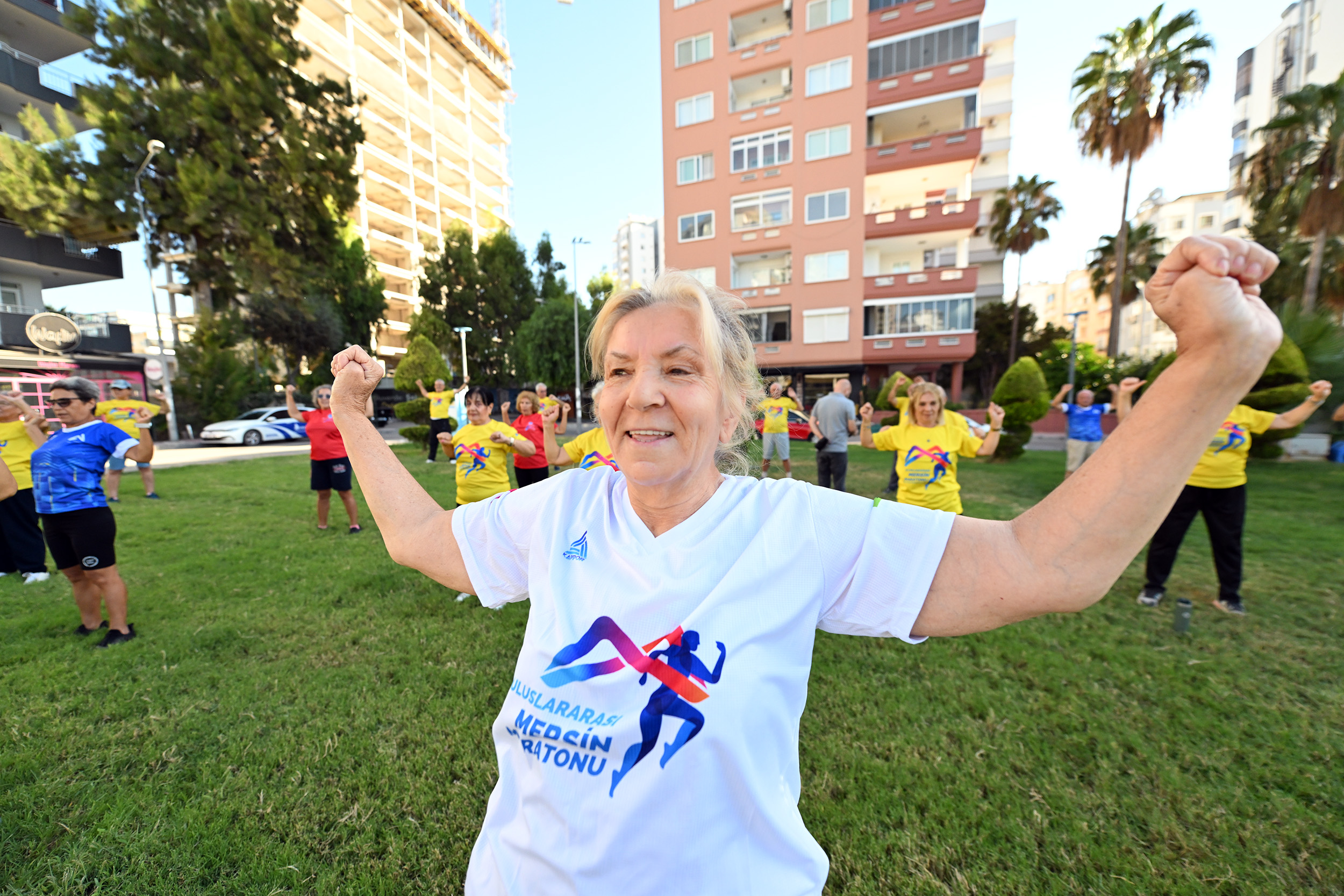 Emekli evi üyelerine sabah sporu