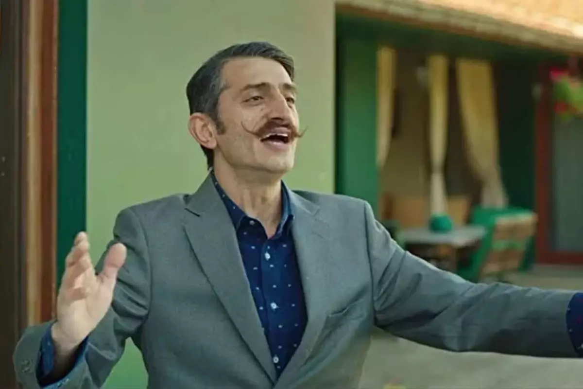 Elindeki kartonlarla otobüse binen Metin Keçeci’den sosyal medyadaki videoya yanıt