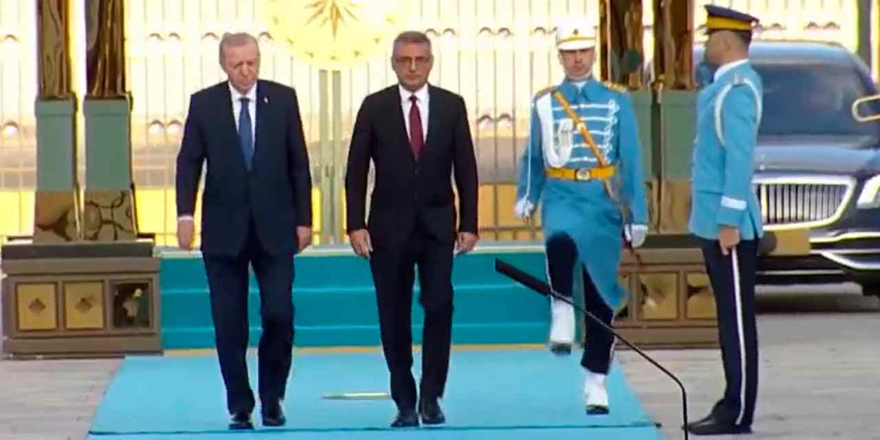 Bahçeli'nin sözleri akıllarda: Erdoğan, KKTC Cumhurbaşkanı Erhürman'ı resmi törenle karşıladı