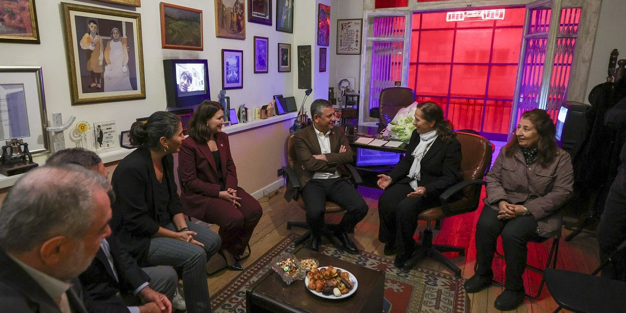 Özgür Özel, Hrant Dink'in ailesini ziyaret etti