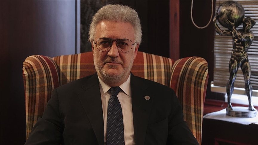 TBMM Plan ve Bütçe Komisyonu'na katılan Tamer Karadağlı eleştirilere gülerek karşılık verdi