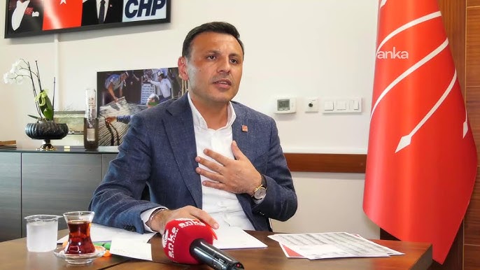 Özgür Çelik'ten Gürsel Tekin'in 'dışkı' iddialarına yanıt: Anahtarlar bir tek onlarda sorun varsa onlara ait