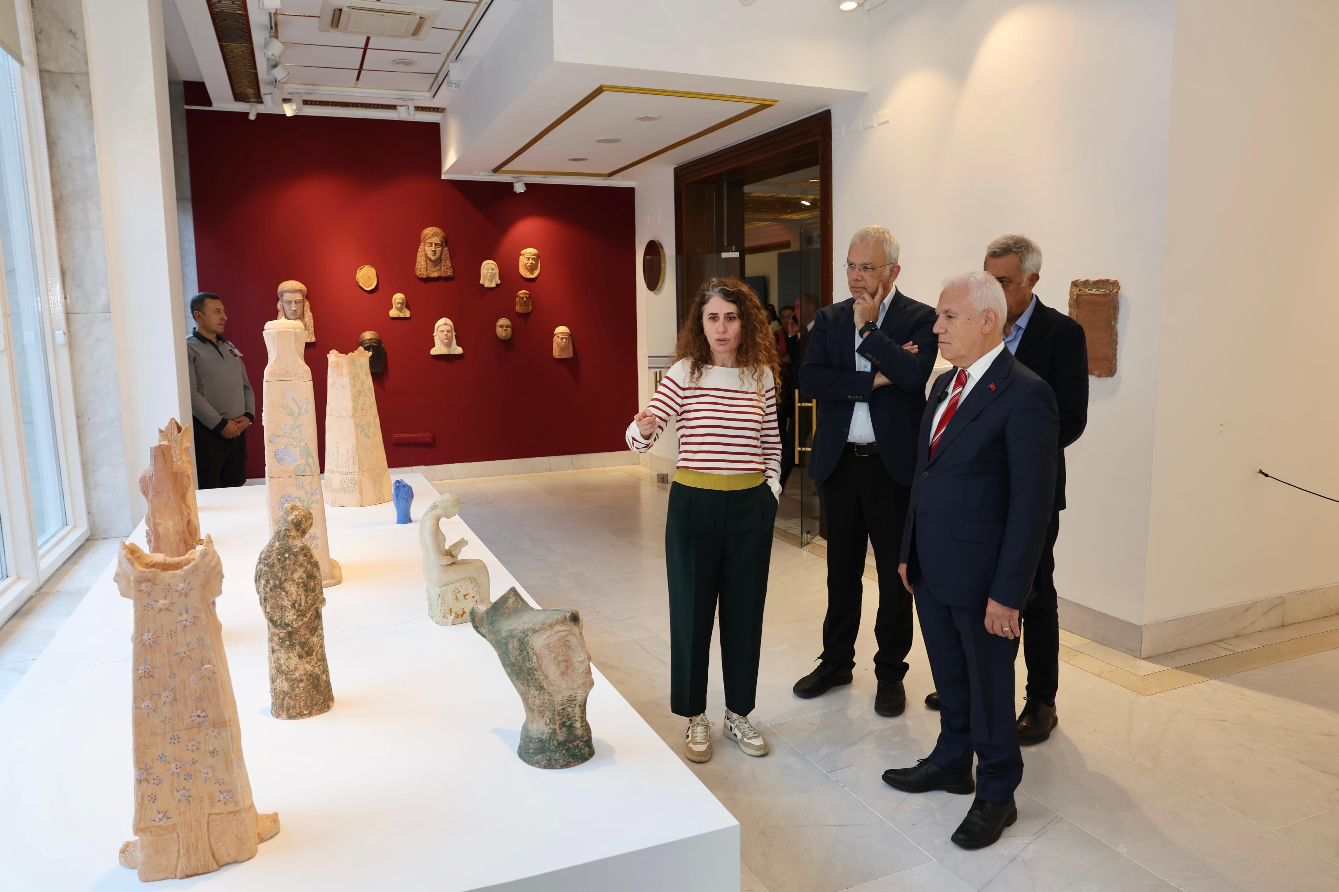 "Gözlerimin Önündesin" Bursa'da sanatseverleri ağırlıyor