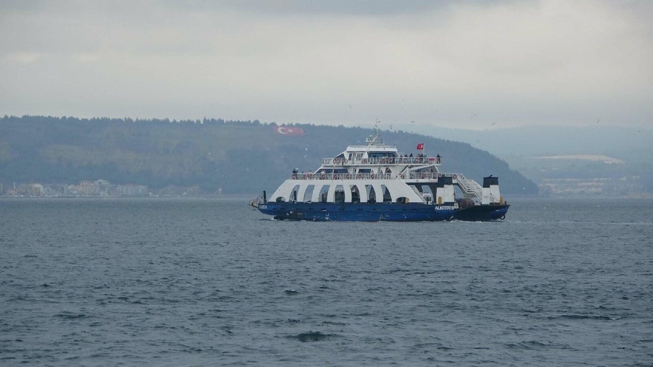 Yarınki bazı feribot seferleri fırtına nedeniyle iptal edildi