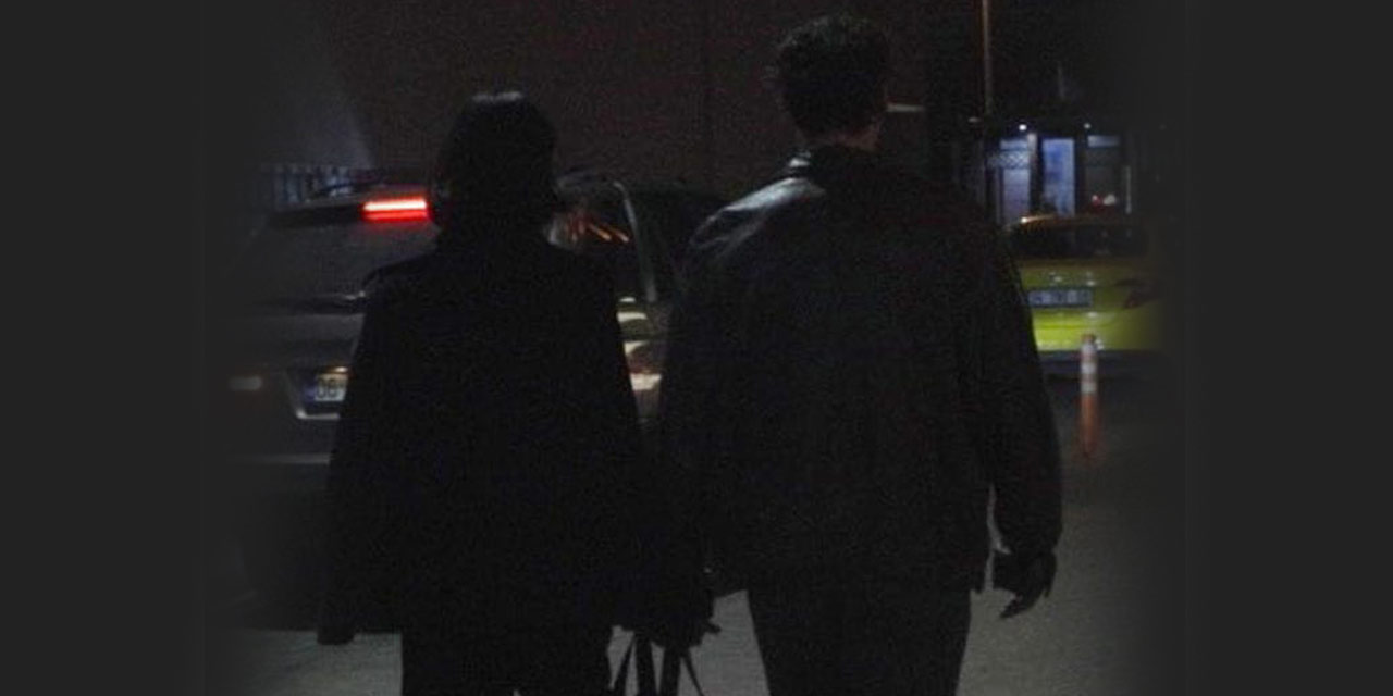 Ahu Yağtu yeni sevgilisiyle Beyoğlu'nda el ele