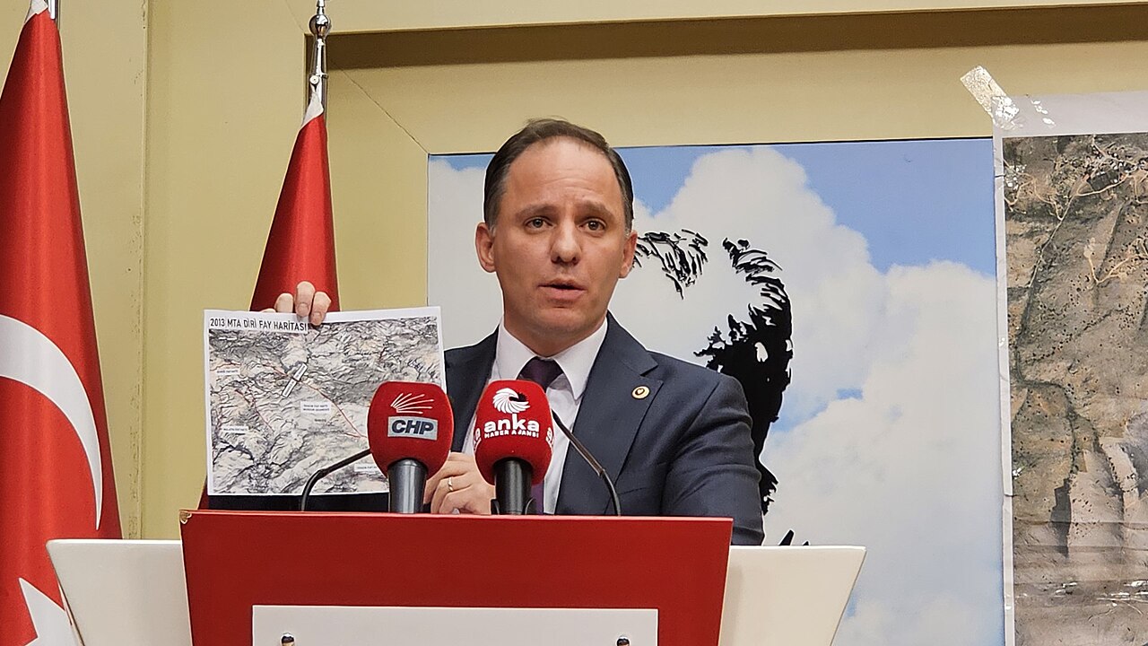 CHP’li Yavuzyılmaz belgeleri paylaştı: “Helikopter vurgunu” iddiası