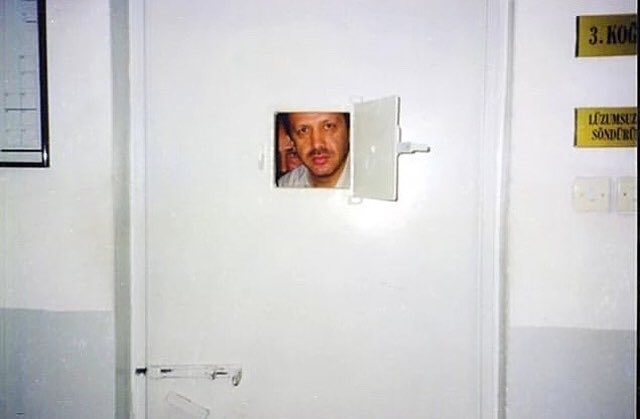 İmamoğlu'nun canlı yayın talebi gündemde: Erdoğan da tutuklu olduğu dönemde cezaevinden canlı yayın istemiş!