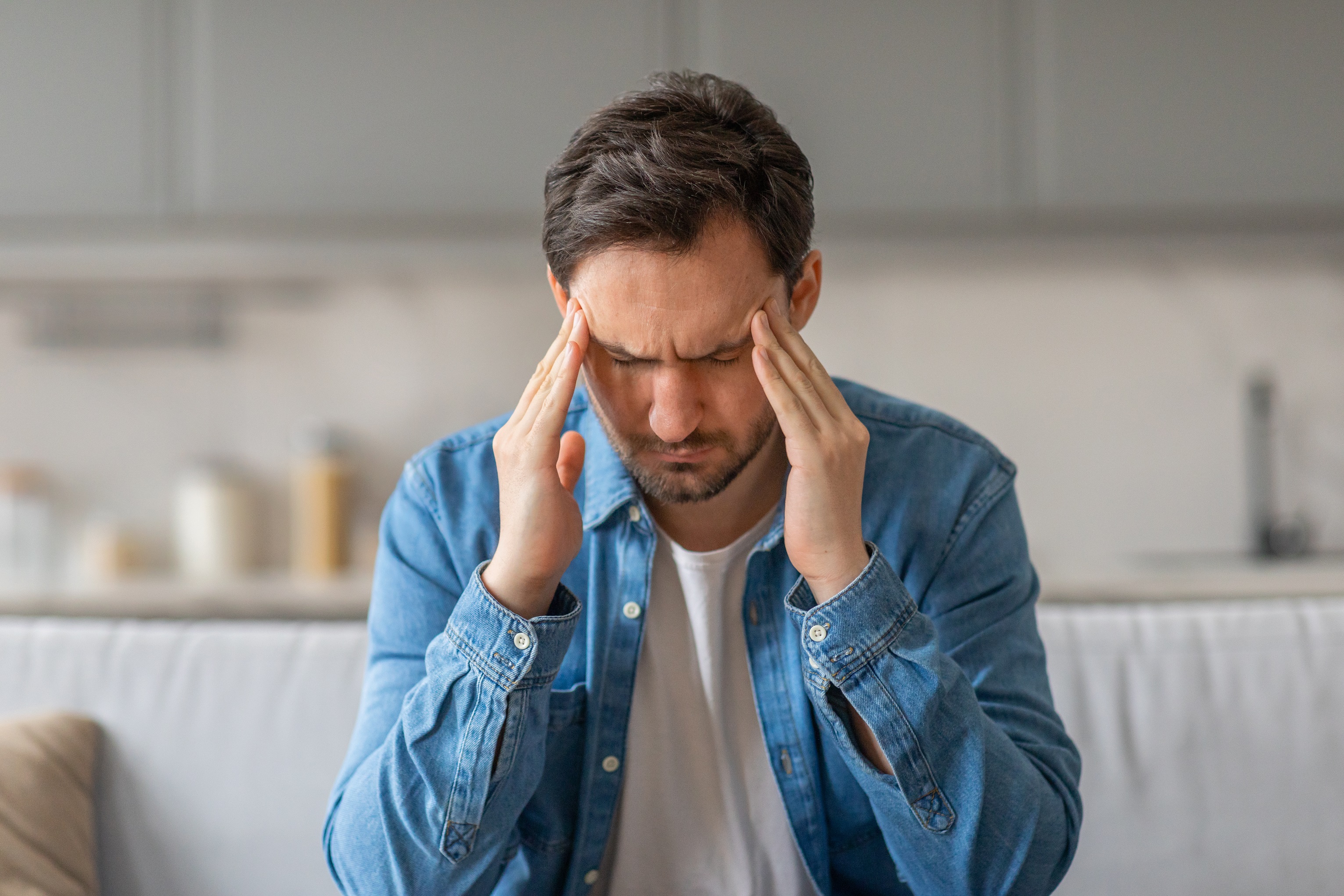 Vücudun sessiz alarmı: Mevsim geçişlerinde artan baş ağrılarına dikkat